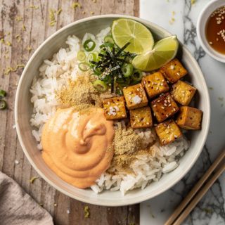 Vegan Sushi Bowls with Creamy Sriracha Sauce