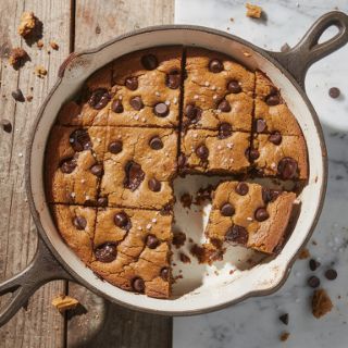 Flourless Peanut Butter Chocolate Chip Blondies