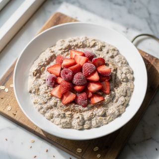 Protein Berry Overnight Oats